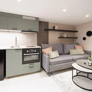 quiet-central-stylish-apt-with-patio.inbudapesthotels.com/